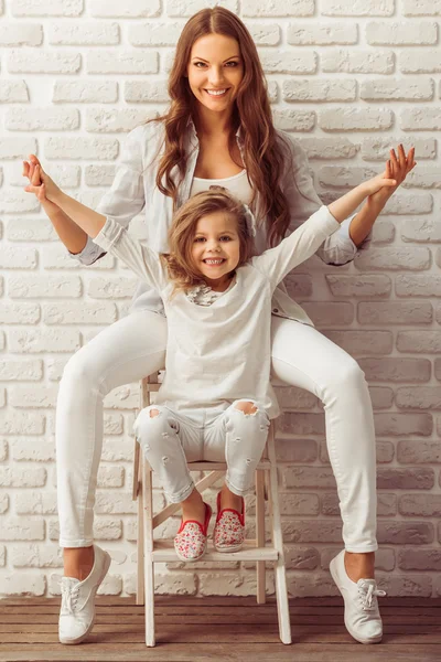 Bella madre e figlia — Foto Stock