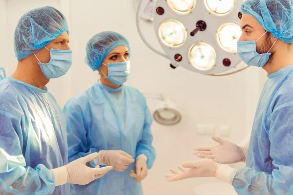 Team surgeons at work — Stock Photo, Image