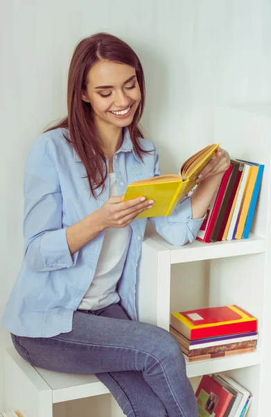 Girl with books — Stock Photo, Image