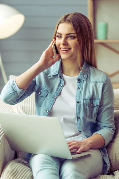 Young woman with gadget — Stock Photo, Image