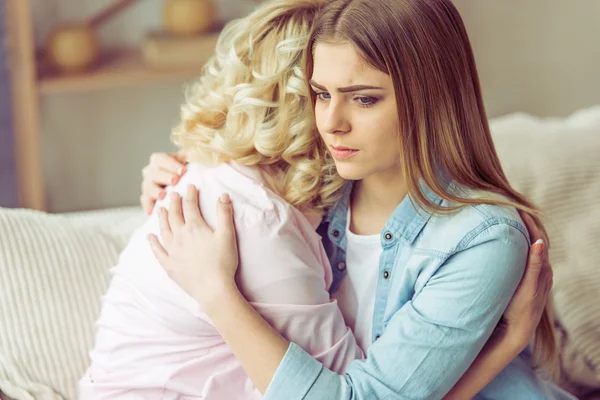 Mutter und Tochter — Stockfoto