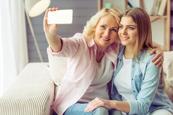 Madre e hija — Foto de Stock