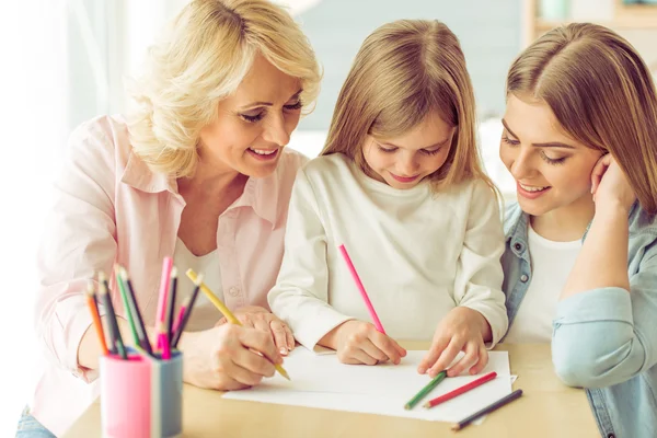 Abuela, mamá y su hija — Foto de Stock