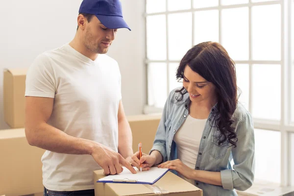 Verhuizen naar een nieuw appartement — Stockfoto