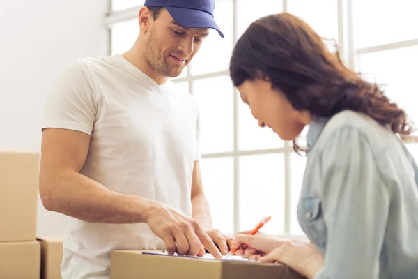 Verhuizen naar een nieuw appartement — Stockfoto