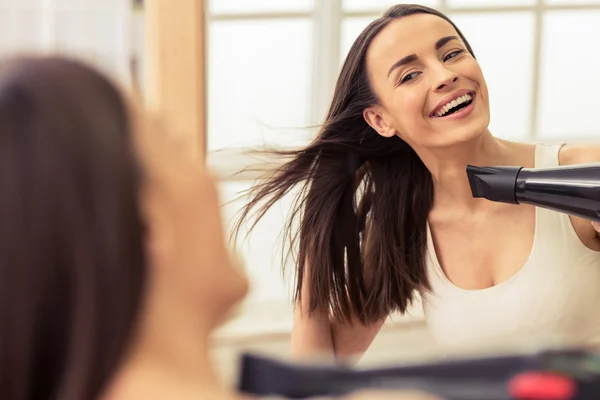 Bella ragazza al mattino — Foto Stock