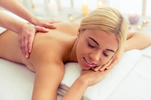 Beautiful girl at spa — Stock Photo, Image