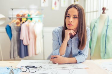 Güzel genç tasarımcı