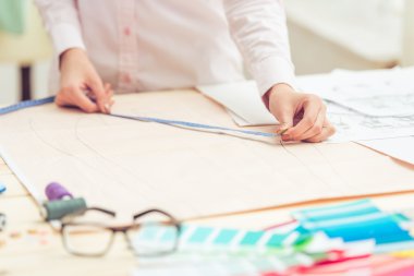 Güzel genç tasarımcı