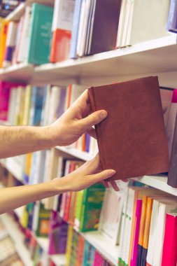 Gençlere kitap Dükkanı