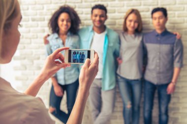 Gençler ile becerikli alet