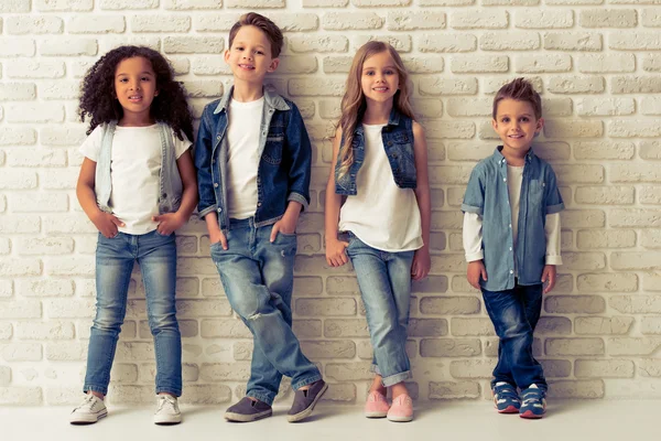 Leuke stijlvolle kinderen — Stockfoto