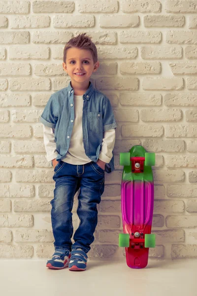 Şirin küçük çocuk.