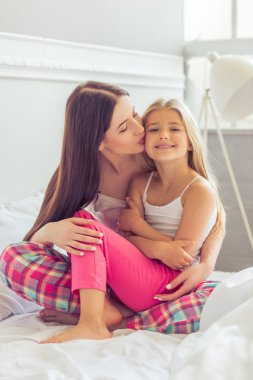 Anne ve kızı sabah