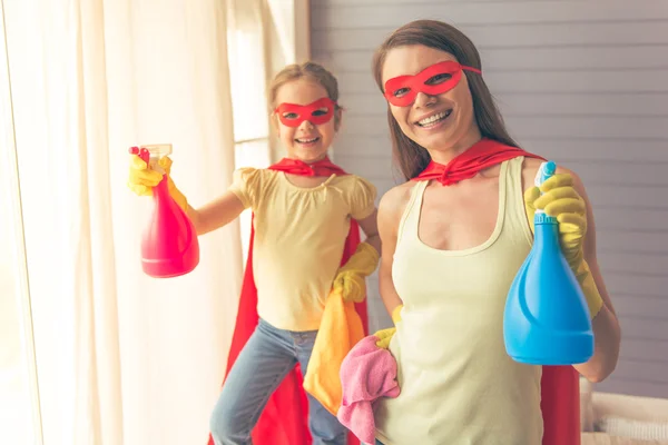 Super Mutter und Tochter — Stockfoto