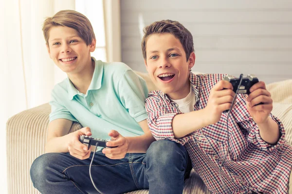 Teenage boys at home — Stock Photo, Image