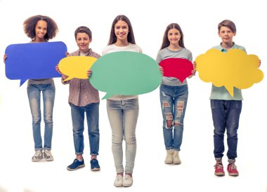 Gençler ile konuşma balonları