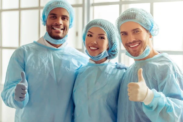 Grupo de cirurgiões — Fotografia de Stock