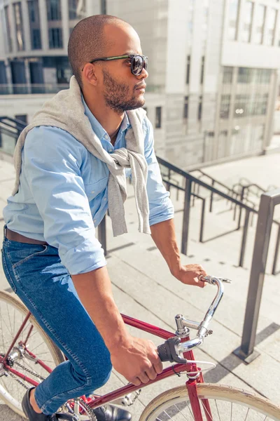 Homme afro-américain élégant — Photo