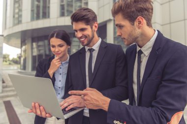 İş adamları ile becerikli alet