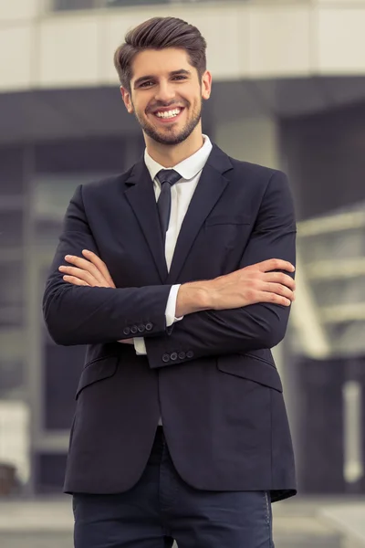 Bonito jovem empresário — Fotografia de Stock