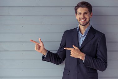 yakışıklı genç işadamı