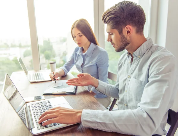 Beautiful business couple working — Stock Photo, Image