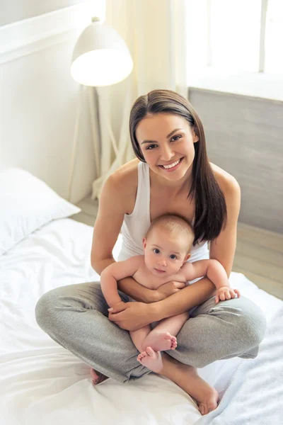 Mom and baby — Stock Photo, Image