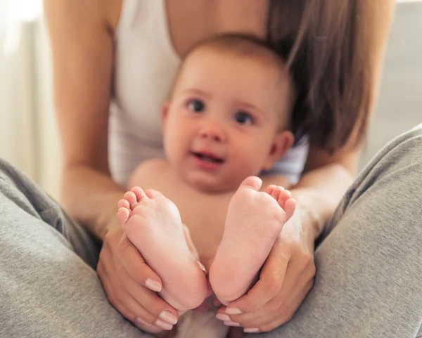 Mamá y bebé —  Fotos de Stock