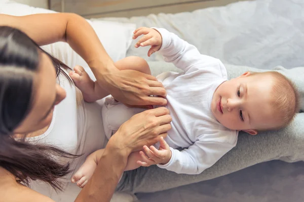 Mom and baby — Stock Photo, Image