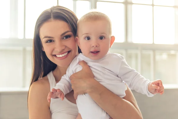 Mom and baby — Stock Photo, Image