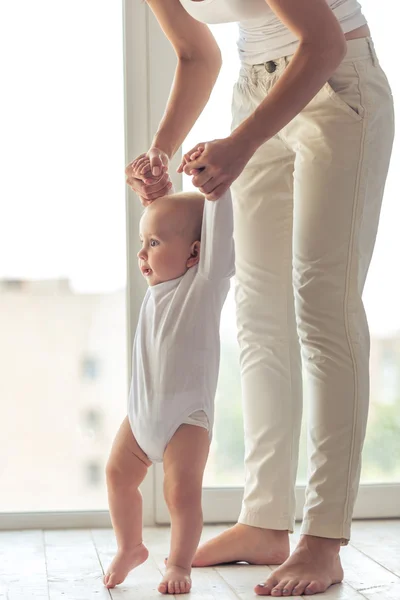 Mamá y bebé — Foto de Stock