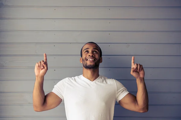 Knappe Afro Amerikaanse Man — Stockfoto