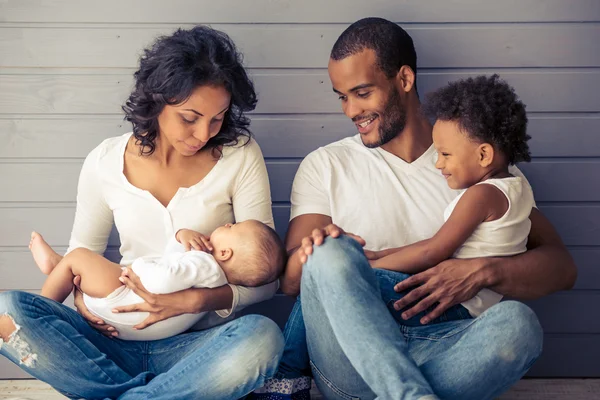 Familia afroamericana — Foto de Stock