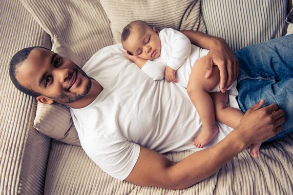 Padre y bebé —  Fotos de Stock