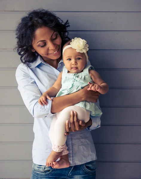 Mamá y bebé — Foto de Stock