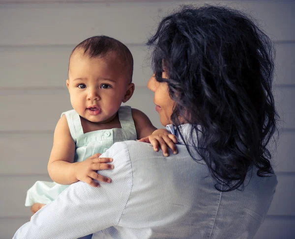 Mamá y bebé — Foto de Stock