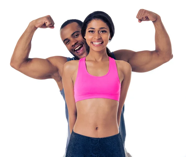 Pareja afroamericana haciendo ejercicio —  Fotos de Stock