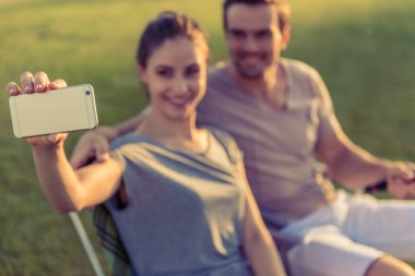 Becerikli alet ile Çift