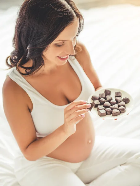 Mujer embarazada hermosa — Foto de Stock