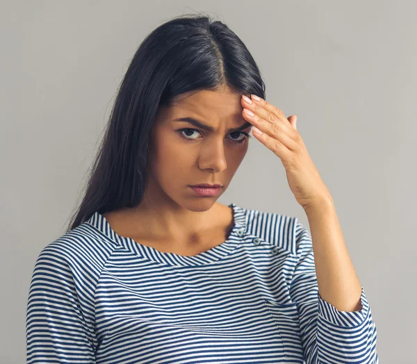 Schönes junges Mädchen — Stockfoto