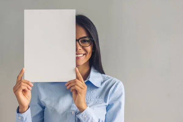 Hermosa joven mujer de negocios — Foto de Stock