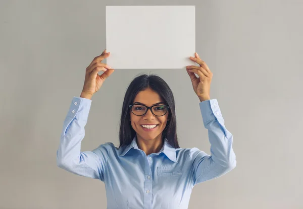 Vacker ung affärskvinna — Stockfoto