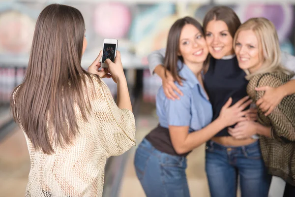 Amigos felizes — Fotografia de Stock