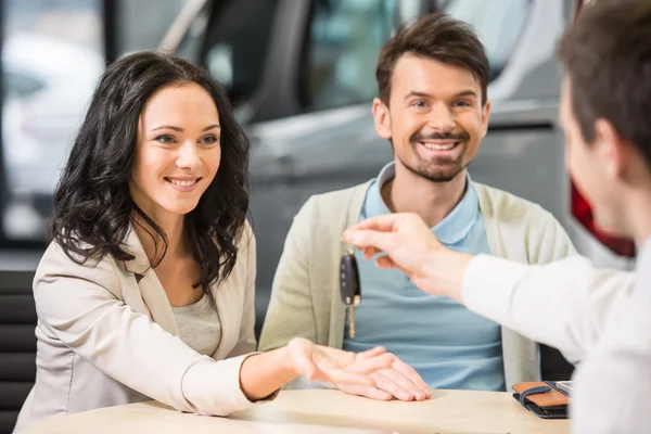 Vendas de automóveis — Fotografia de Stock