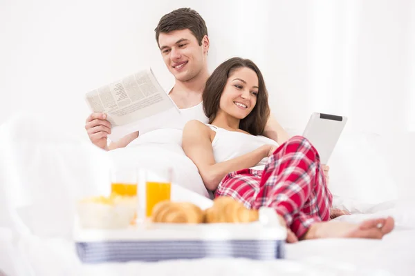 Frühstück im Bett — Stockfoto