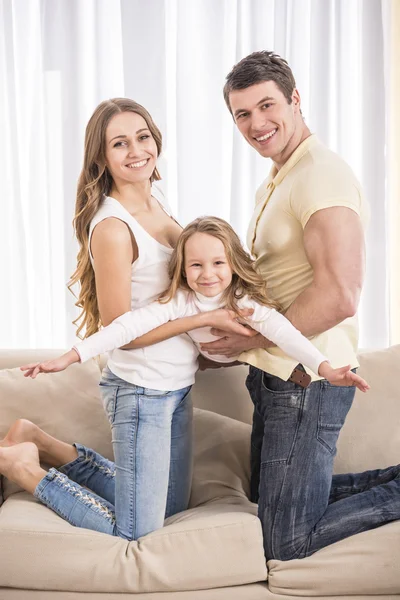 Glückliche Familie — Stockfoto