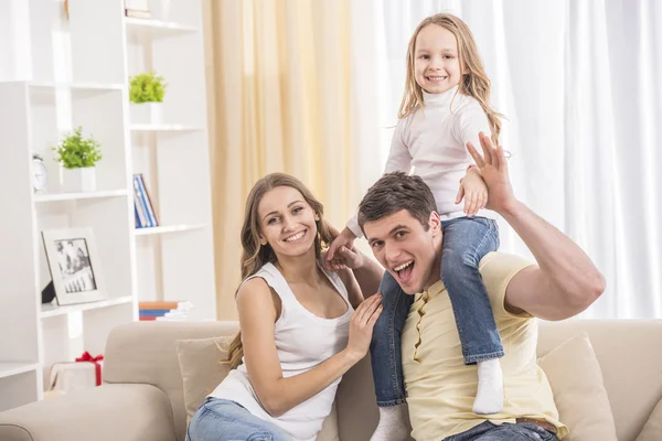 Familia feliz — Foto de Stock