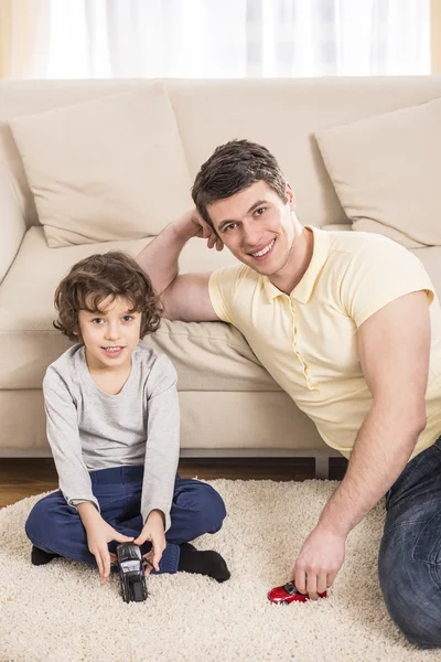 Glückliche Familie — Stockfoto