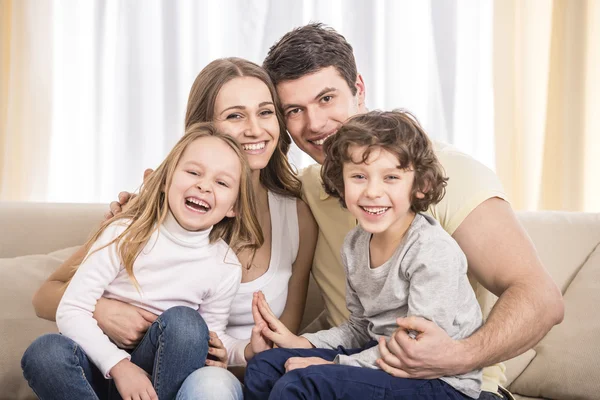 Familia feliz — Foto de Stock